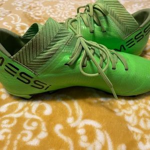 Kids Messi Soccer cleats size 41/2